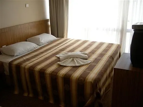 Lara Kapris Hotel Antalya 3*,